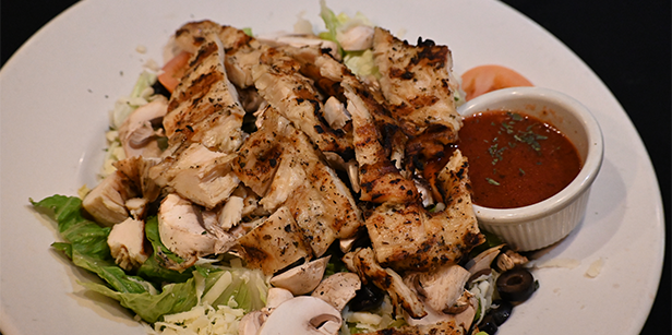 Bella's Salad w: chicken_for web